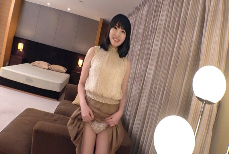 SIRO4402 棉花糖美乳 淫秽屁股的极度色情妻子 前男友开发的极度色情妻子不能满足她现在的丈夫她吞下她第一次遇到的男人的精液 清河美里